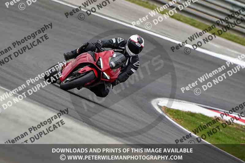 cadwell no limits trackday;cadwell park;cadwell park photographs;cadwell trackday photographs;enduro digital images;event digital images;eventdigitalimages;navarra;no limits trackdays;peter wileman photography;racing digital images;trackday digital images;trackday photos